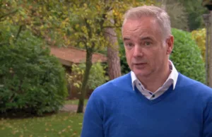 Foto’s: Kopen Zonder Kijken-Makelaar Alex van Keulen zet zijn bizarre villa op Funda! Alex van Keulen