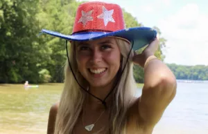 Hailey Welch, het Hawk Tuah-meisje, maakt nu ook spannende content! Hailey Welch