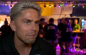 Zien we dat goed: ‘André Hazes heeft niet één maar twéé vriendinnen!’ André Hazes