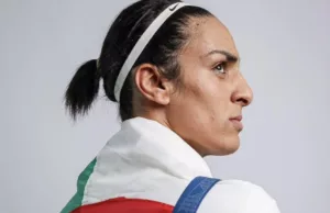 Omstreden bokster Imane Khelif onherkenbaar na complete make-over: ‘Heel vrouwelijk!’ Imane Khelif