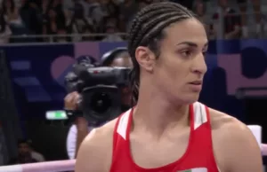 Omstreden bokser Imane Khelif wint opnieuw en huilt in ring: ‘Ik ben een vrouw!’ Imane Khelif