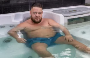 Beelden: ‘Verloren kilo’s van Mark Gillis zitten er alweer driedubbel aan!’ Mark Gillis