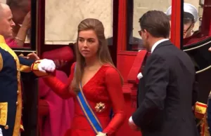 Prinses Alexia én Prinses Amalia trekken grote ogen met ‘gewaagde jurken’ op Prinsjesdag! Prinses Alexia
