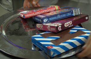 Bi-zar: Dit bedrag moet je dit jaar neerleggen voor één chocoladeletter! Chocoladeletters