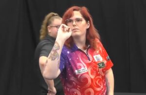 Nederlandse transvrouw Noa-Lynn van Leuven schrijft geschiedenis op WK Darten! Noa-Lynn van Leuven