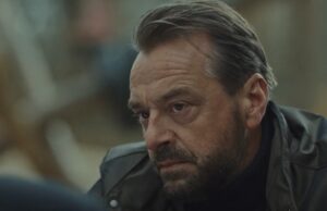 Tom Waes blijkt al ácht keer eerder ‘door het oog van de naald’ te zijn gekropen! Tom waes