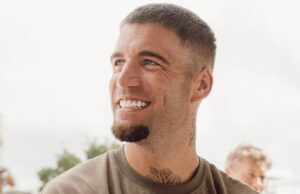 Lars Veldwijk plaatst foto waar véél teveel op te zien is: ‘Wat een joekel is dat!’