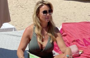 Vrijgezelle Monique Westenberg slaat terug met snoeihete bikinifoto!