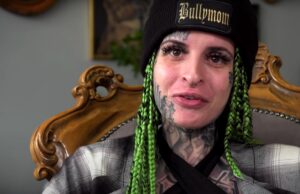 Daniëlle uit Breda heeft nu ook de binnenkant van haar keel én de binnenkant van haar… Coentunnel getatoeëerd!