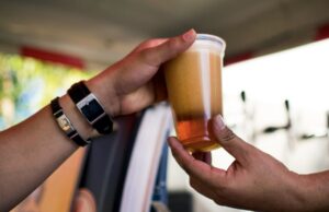 De prijzen voor bier en friet op Pinkpop 2025 zijn bekend, hou je vast! Pinkpop