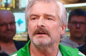 Victor Reinier en 35-jarige blondine verwilderd elkaar aan het beminnen in volle bar!