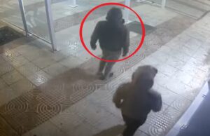 Vandalen krijgen complete fauteuil op hun kop na slopen van winkelraam!