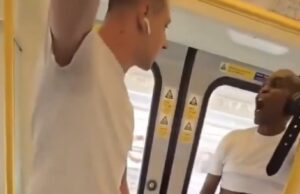 Smeerlap in metro trekt broek uit in bijzijn van vrouwen en kinderen, 4 gasten grijpen in