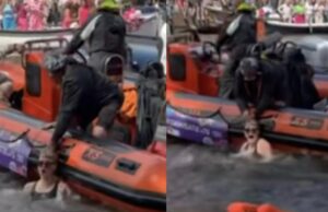 Demonstrant in gracht bij Pride Amsterdam wordt aan haar paardenstaart door de gracht gesleept! Pride