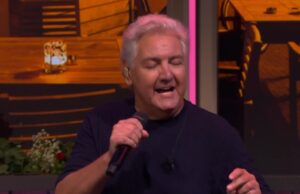 René Froger neergesabeld na ‘bizar slecht optreden’ in de Oranjezomer René Froger