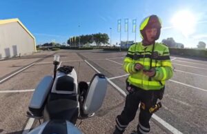 Verkeersagent Emiel pakt kakkers 2 keer in 5 minuten voor te hard rijden