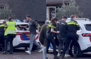 Opgepakte kansenparel sloopt politieauto van binnenuit, Maurice van der Wardt pakt hem even aan!