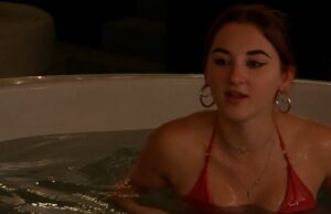 Solana uit Lang leve de Liefde blijkt behoorlijk wat pikante kiekjes online te hebben rondslingeren!