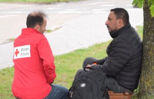 Rode Kruis schiet buiten slapende asielzoekers in Ter Apel te hulp: ‘Dit is mensonterend’