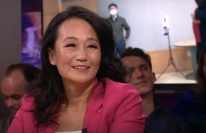 Mischa Blok begrijpt ophef om uitspraak Rafael van der Vaart niet: ‘Op vliegveld altijd mijn familie kwijt’