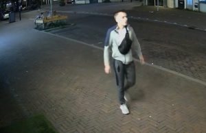 Politie zoekt met spoed naar nektasje die 2 vrouwen in Utrecht van fiets trekt en mishandelt