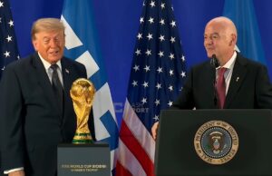 Trump haalt uit naar Infantino tijdens toespraak: ‘Noemt Trump Infantino nou corrupt?’