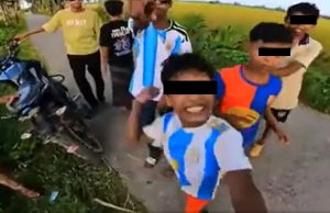 Woede om video: Toerist slingert agressief kind die hem wil slaan de bosjes in
