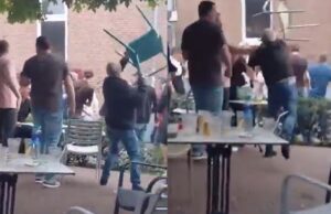 Nieuwe beelden massale vechtpartij Nijmegen: Oude man gooit stiekem stoelen op mensen vanaf de zijlijn