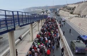 Beelden: Massale terugkeer naar Marokko vanuit Ceuta na humanitaire crisis die 57 levens eiste