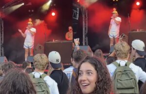 1 minuut stilte gehouden op Lowlands vanwege break-up Jade Anna en Kenneth Taylor